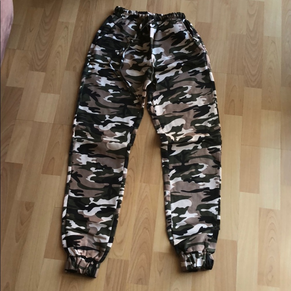 Women’s Camo Pants